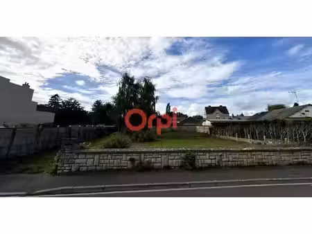 terrain constructible de 586 m²