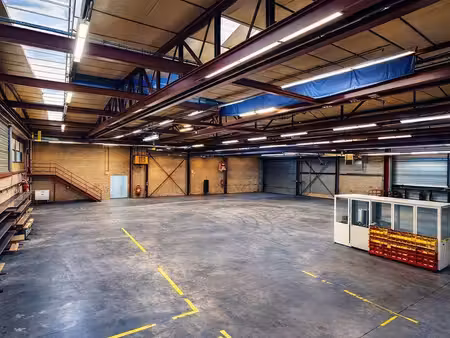 local d’activité de 500 m²
