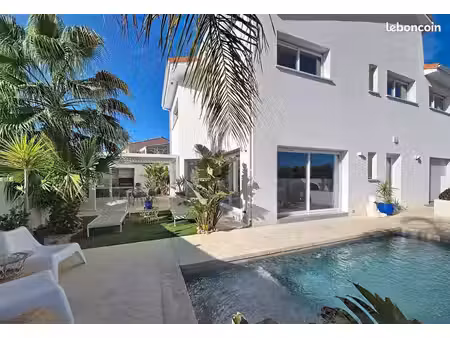 villa d’exception – 6 suites – piscine chauffée – plage et commerces à pied