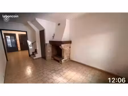 jolie maison de village avec petite cour