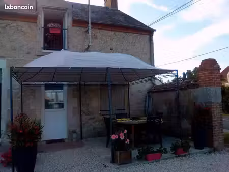 location 2 chambres+bureau cour privative fay aux loges