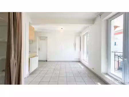 studio 1 pièce 23 m²