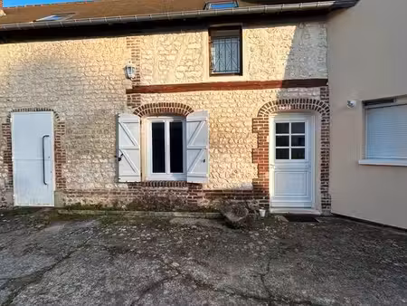 appartement t2 avec place de parking le vaudreuil (30m²)