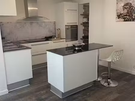 loue appartement à 10km de la frontière suisse