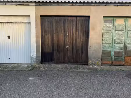 garage fermé à port la nouvelle