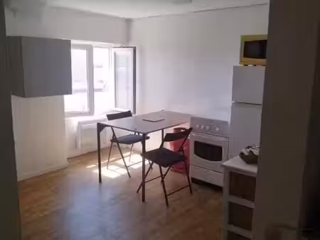 studio centre rochefort 20m²