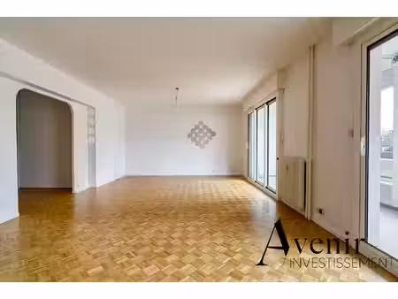 appartement t2/t3   86 m2 à tassin centre dans résidence sécurisée avec parc