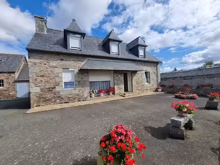 coatascorn  ancien corps de ferme sur terrain de 3688 m2