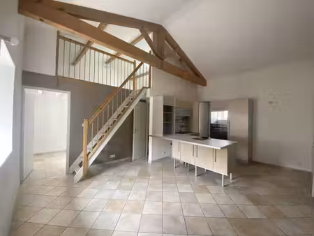 boisset les montrond  à louer bel f2 en duplex