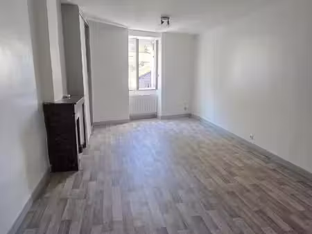 superbe t1 rénové au calme