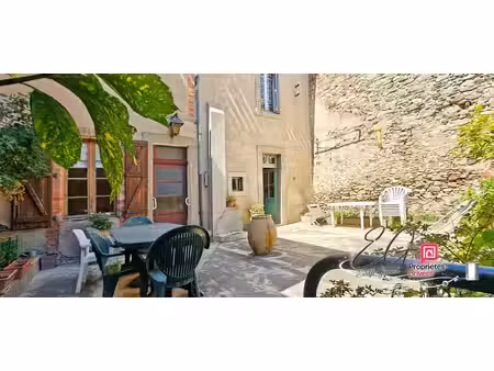 maison de village de caractère avec cour intime et grand garage à caunes-minervois