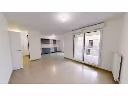 location appartement 3 pièces  61.01m²  asnières