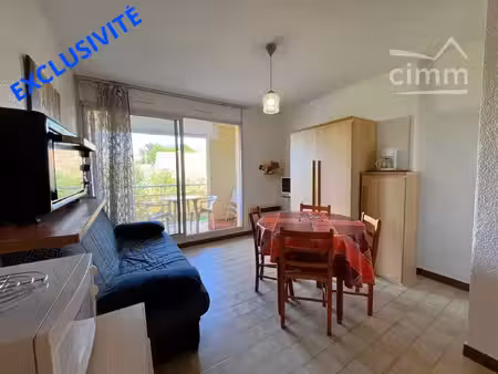 studio cabine avec terrasse et place de parking