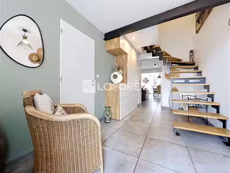 maison de ville rénovée avec goût et extérieur intimiste