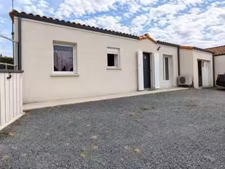 vente maison à sigournais (85110) : à vendre / 80m² sigournais