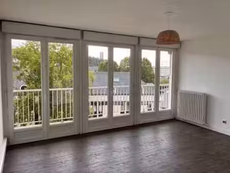 location appartement 3 pièces à lisieux (14100) : à louer 3 pièces / 75m² lisieux