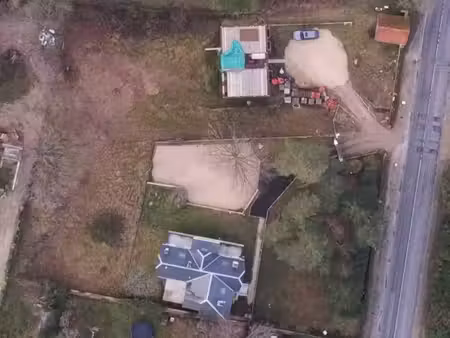 beau terrain très bien situé