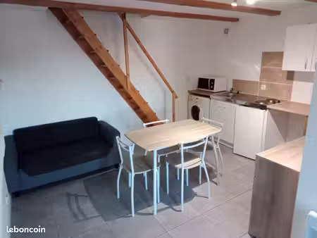 t1 bis duplex 35m2 loué meublé à l'année