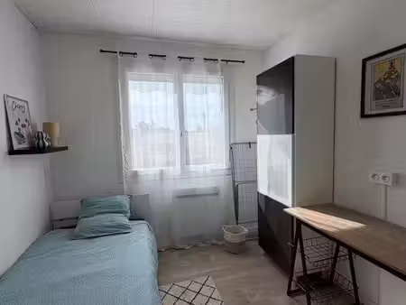 loue chambre meublée