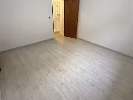 appartement 2 pièces avec terrasse au calme