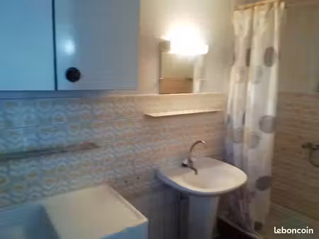 loué studio meublé