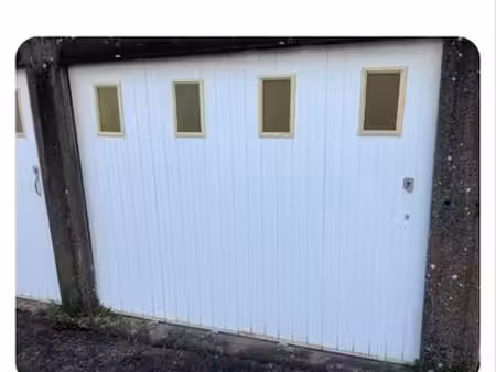loue garage libre au 01 septembre 2026