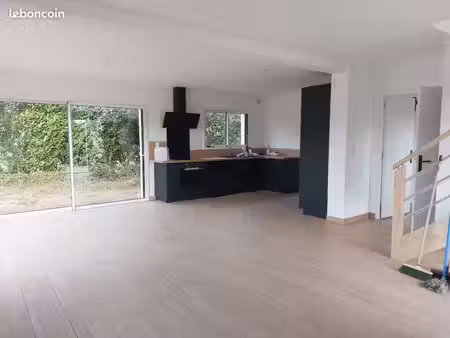 location maison à l année