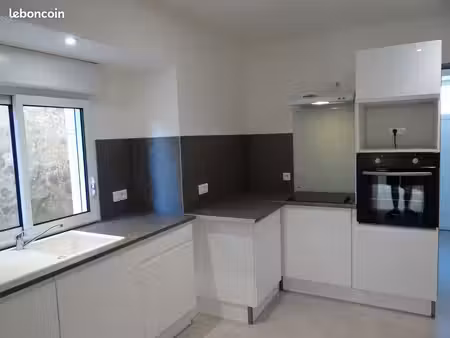 maison 3 chambres  95 m2  cuisine équipée