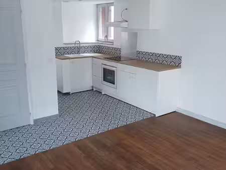 maison atypique 58 m² saint-martin-le-beau