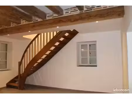 maison à louer avec climatisation et jardin