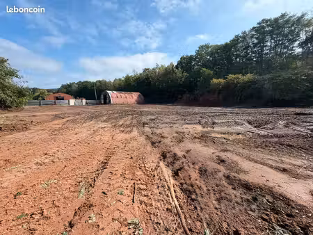 dépôt 100 m² + terrain 2 800 m² – stockage / artisan / tp