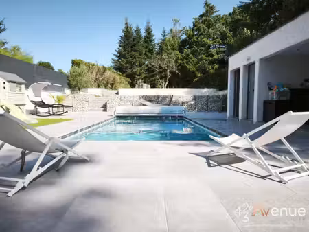villa sur une parcelle de 1255 m2 avec piscine