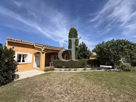 villa de plain-pied avec piscine et annexe à valréas - exclusi