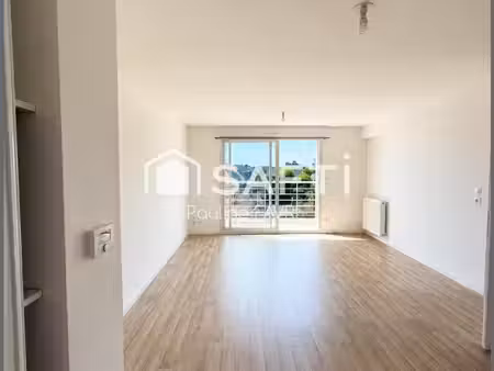 t2 avec balcon et deux stationnements à dinard