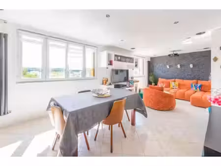 4 chambres  un cadre de vie idéal aux clayes !