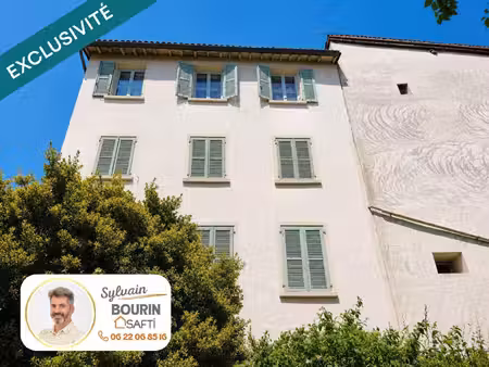 3 pièces de 86 m² au cœur de trévoux + cave 30m²