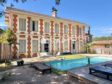 demeure de charme xixe siècle avec piscine au calme sur salles