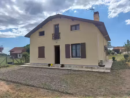 a 5mn au sud de mont de marsan  maison à moderniser