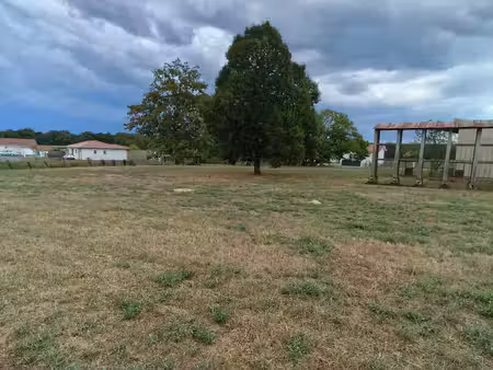 terrain constructible avec dépendance possibilité 6 lots