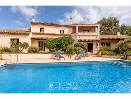 villa d'architecte de 1984 sur parc arboré et piscine
