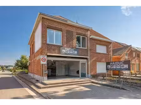 local commercial avec logement  idéalement situé à nijlen