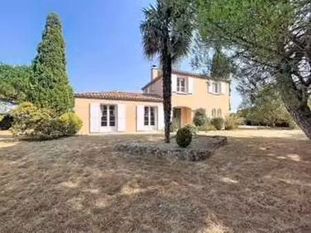 vente maison piscine à aubigny (85430) : à vendre piscine / 166m² aubigny