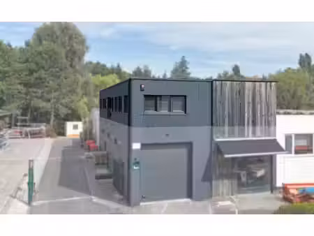 sint-niklaas: instapklaar kantoor van 165 m² met parking