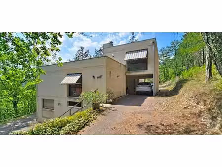 maison d'architecte d'une surface habitable de 185 m²  sur plus de 7 000 m² de terrain  à 