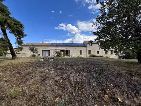 monbazillac  longère 180 m² avec vue  5 chambres  garage  séchoir  spa  ancien chai  2300.