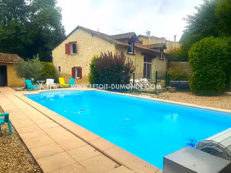 belle bâtisse en pierre avec piscine proche saint astier