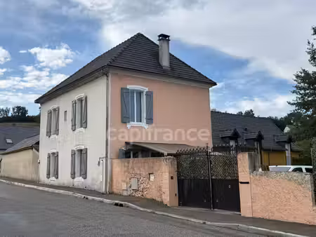 maison de village avec garage et jardin