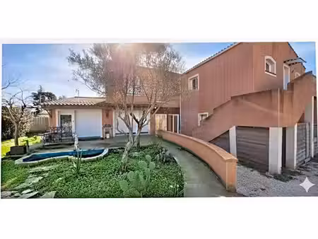 villa 4 faces - t4 + t2 indépendant - garage 100 m² - piscine - terrain 1 045 m² - salles-