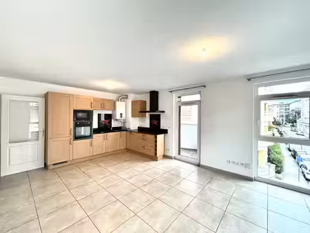 location appartement 3 pièces 54 m² à grenoble (38000)