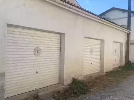 vente parking 60 m² à saintes (17100)  50 000 €